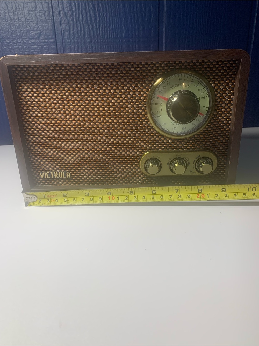 VICTROLA Retro Portable Bluetooth Radio - Brown